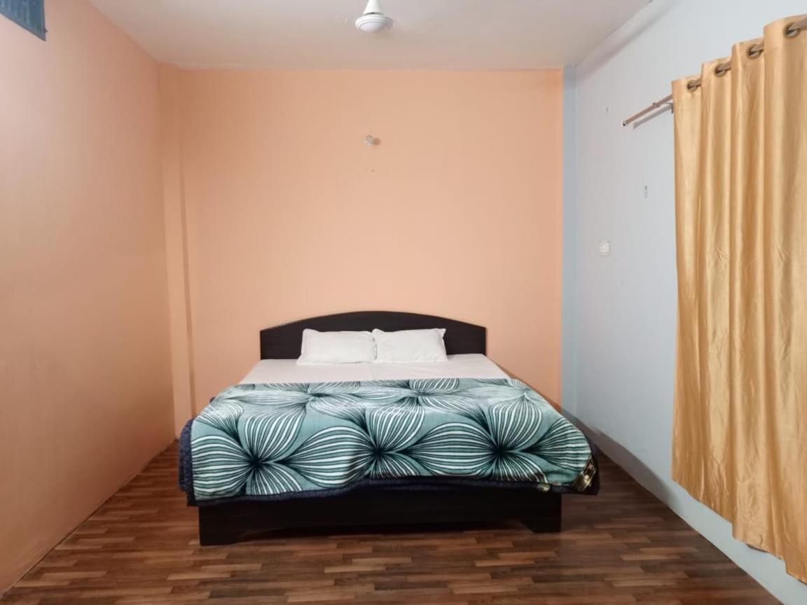 Shri Niwas Homestay Ayodhya エクステリア 写真