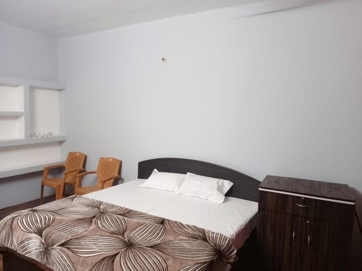 Shri Niwas Homestay Ayodhya エクステリア 写真