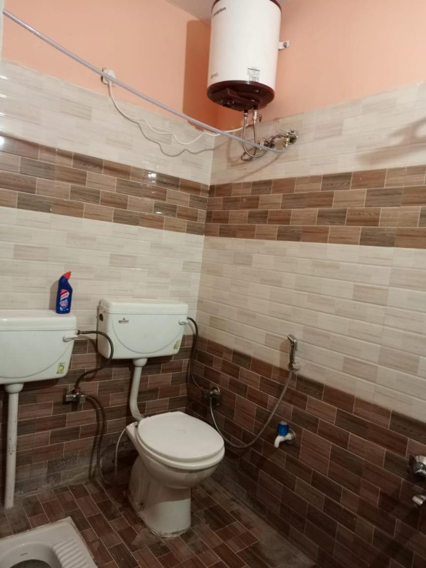 Shri Niwas Homestay Ayodhya エクステリア 写真