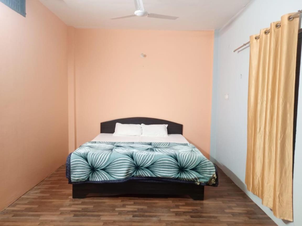 Shri Niwas Homestay Ayodhya エクステリア 写真